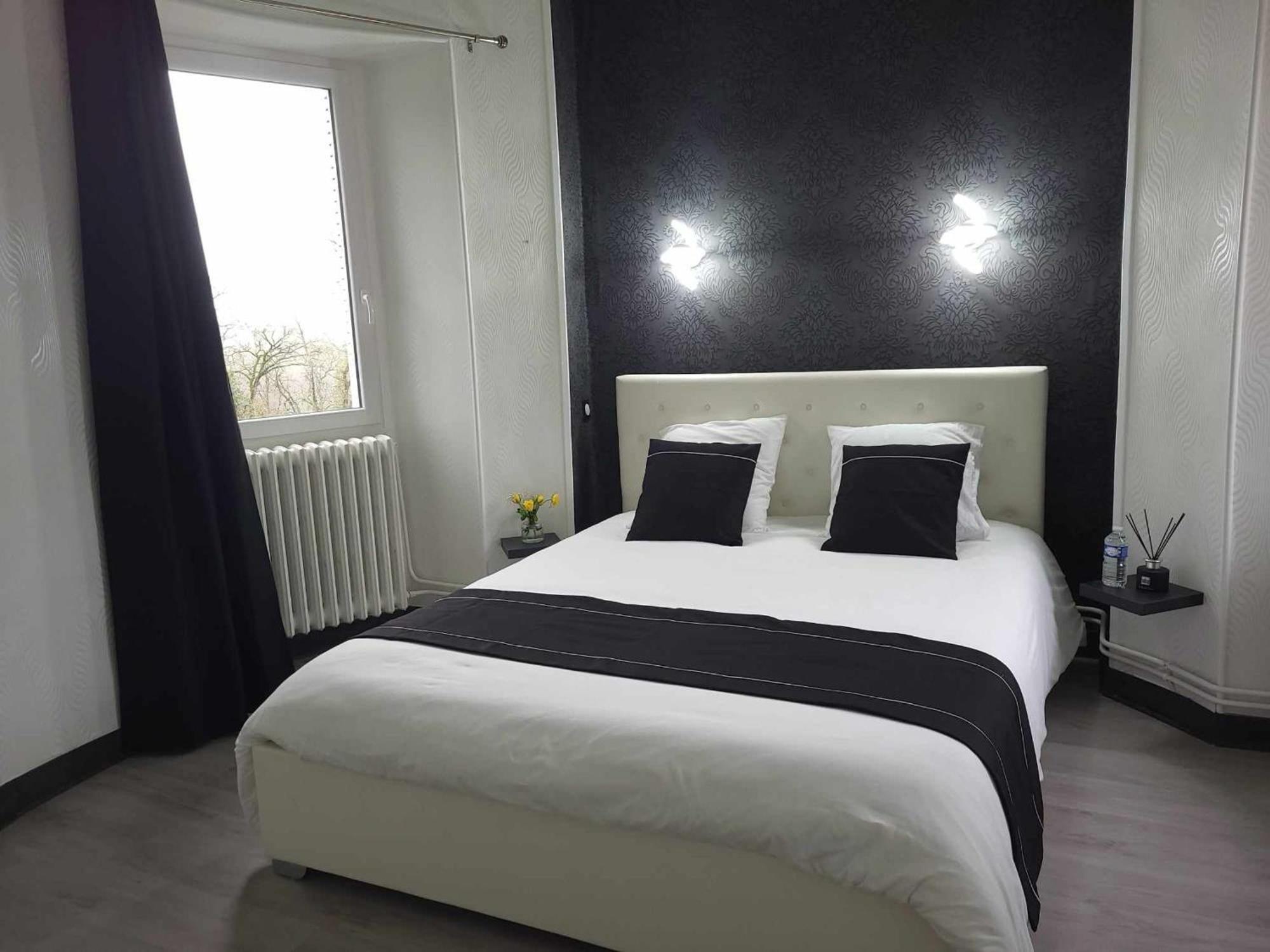 Sejour De Charme Au Chateau Avec Petit-Dejeuner Et Parking - Fr-1-591-705 Cluis ภายนอก รูปภาพ
