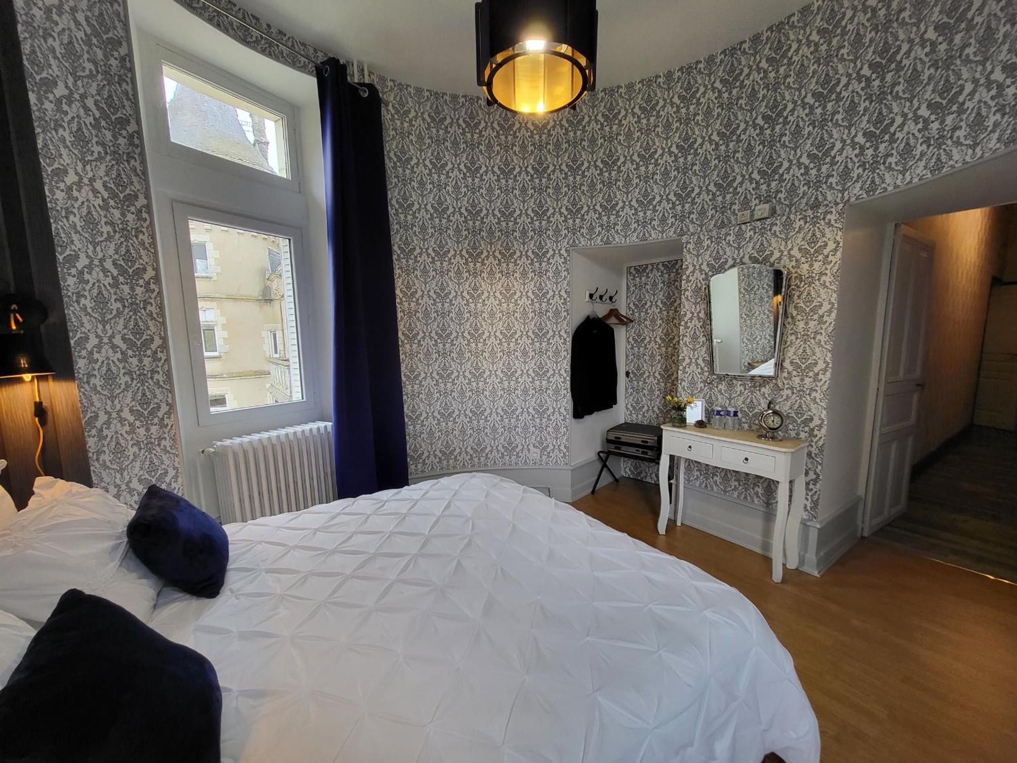 Sejour De Charme Au Chateau Avec Petit-Dejeuner Et Parking - Fr-1-591-705 Cluis ภายนอก รูปภาพ
