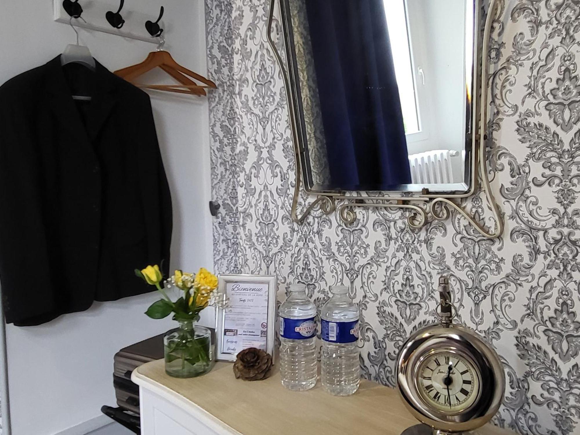 Sejour De Charme Au Chateau Avec Petit-Dejeuner Et Parking - Fr-1-591-705 Cluis ภายนอก รูปภาพ