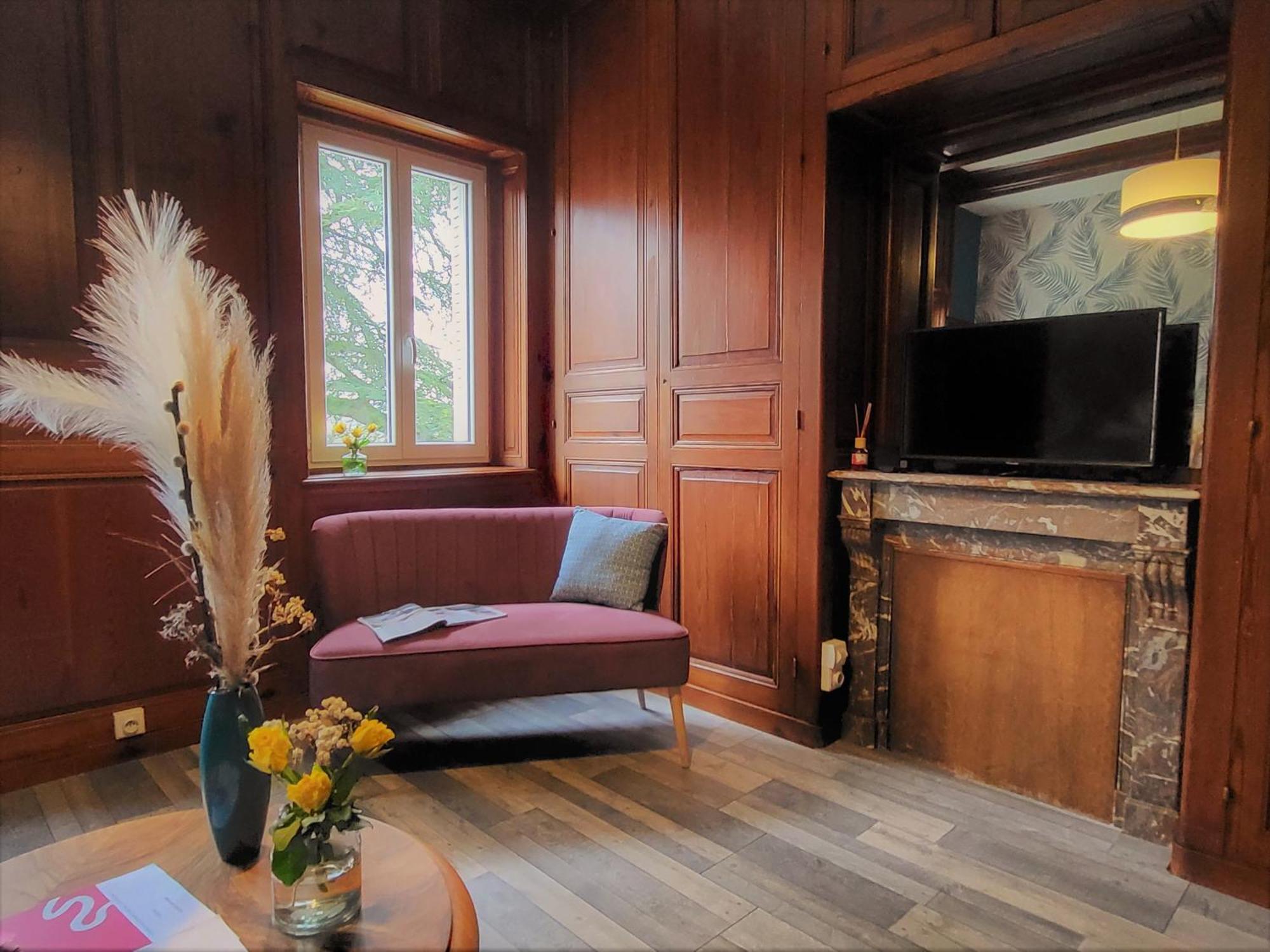Sejour De Charme Au Chateau Avec Petit-Dejeuner Et Parking - Fr-1-591-705 Cluis ภายนอก รูปภาพ